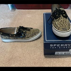 Sperry Biscayne leopard print w/ blk pat leather